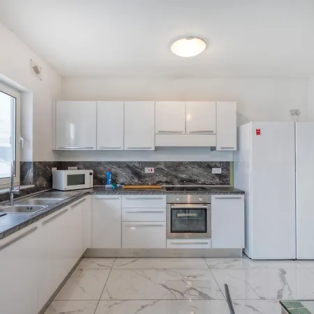 The Swieqi Fully Equipped Homes With Wifi And Ac