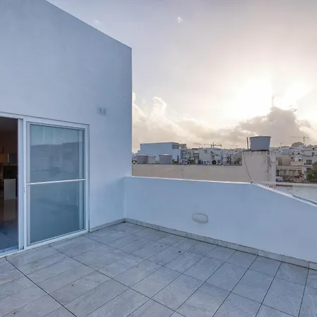 The Swieqi Fully Equipped Homes With Wifi And Ac Apartament